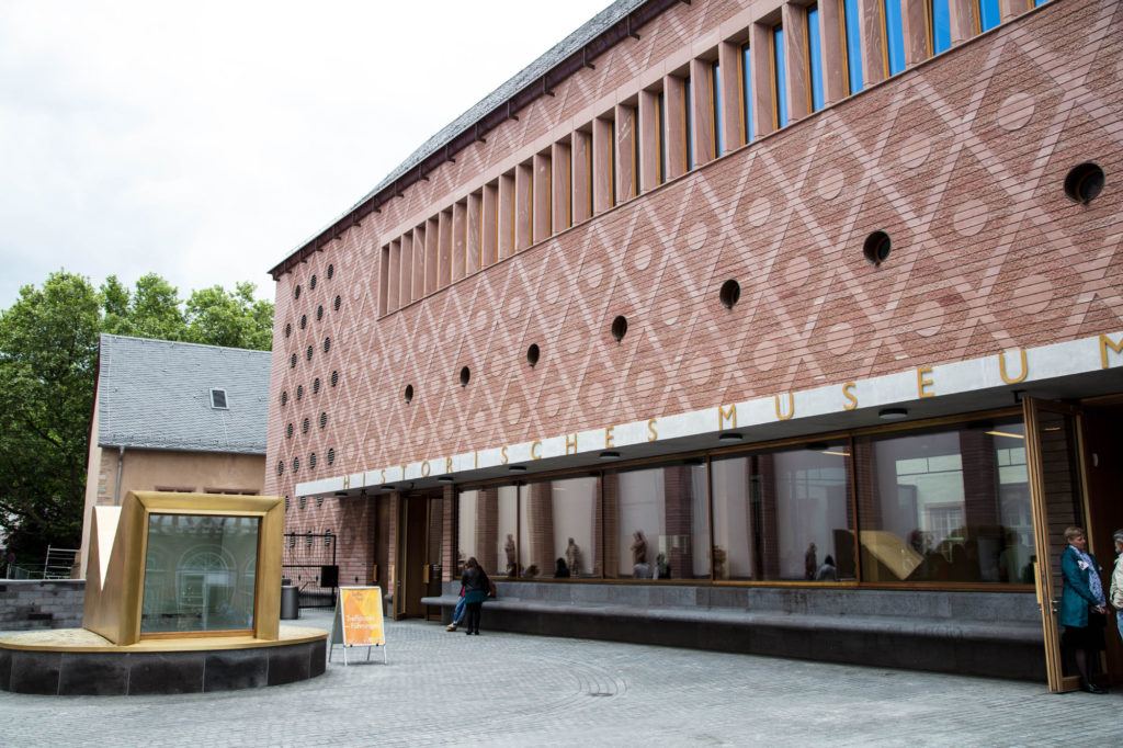 Frankfurt History Museum is a great place to visit on a layover, especially if it's raining or bad weather.