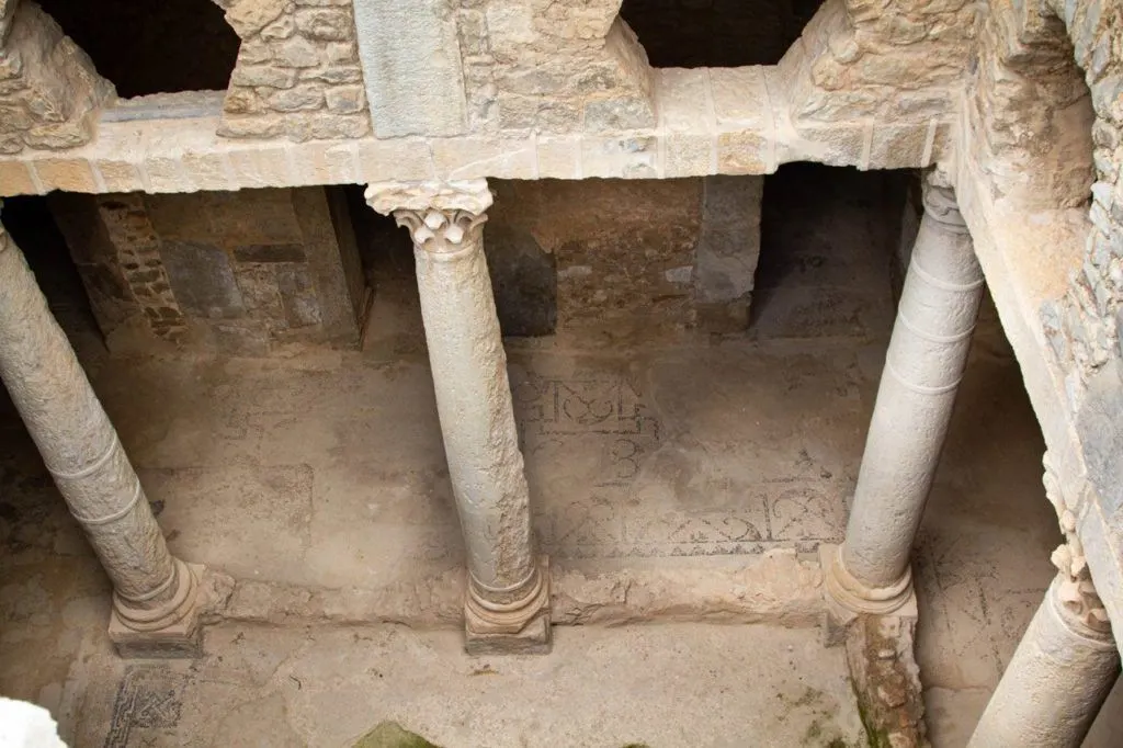 Looking down into some Roman nobles villas from long ago.