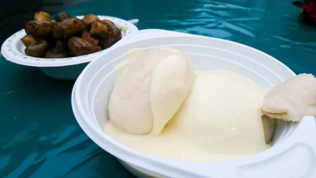 Two dishes that are ubiquitous at Bavarian Christmas Markets are mushrooms and dampnudel.