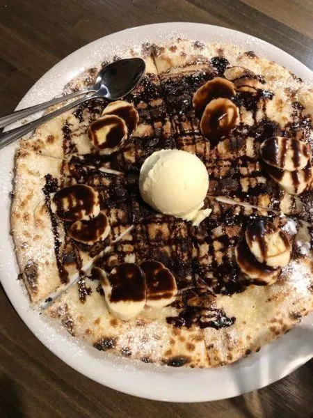 Dessert pizza at Pizzeria Aletta.