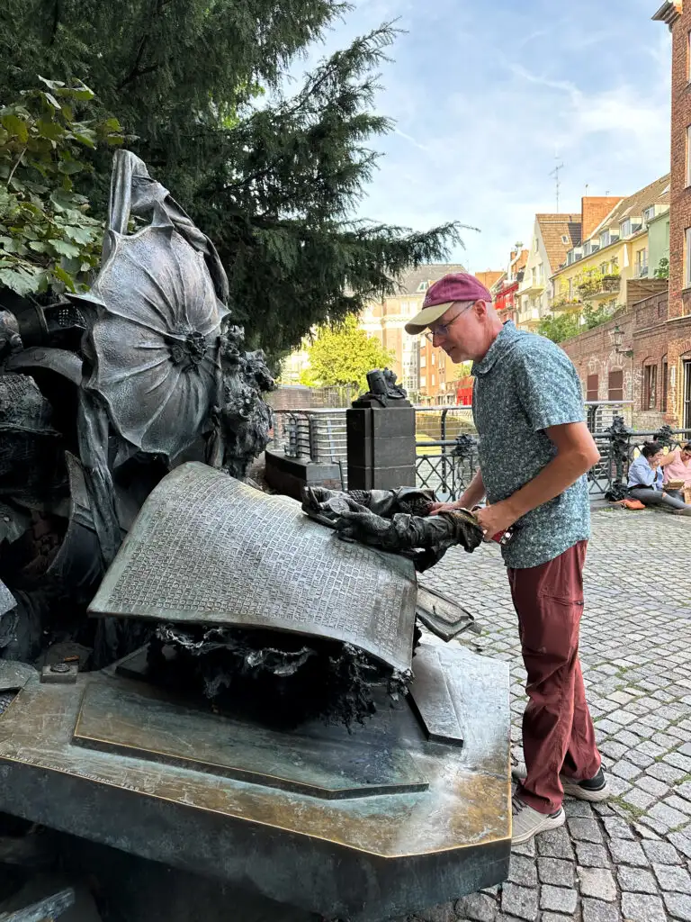 Jim and the city founding monument as we wander Düsseldorf for a fantastic weekend.