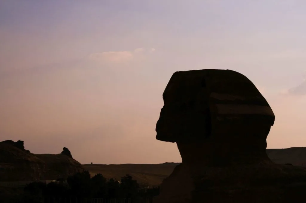 Silhouette of Sphinx's head.