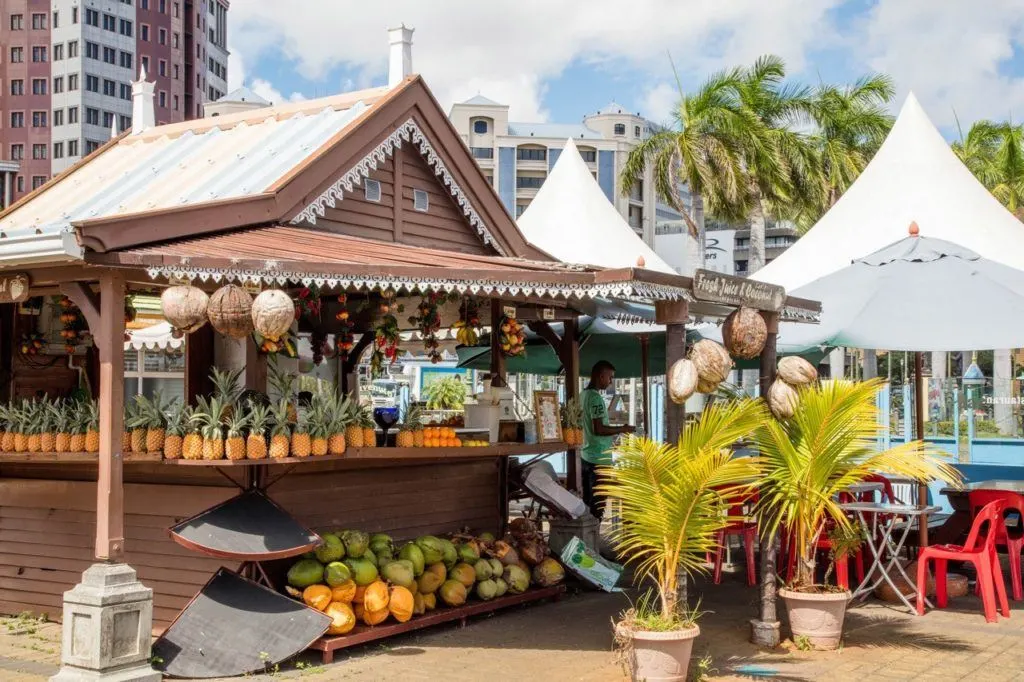 Mauritian food: Fresh fruit stand in Port Louis.
