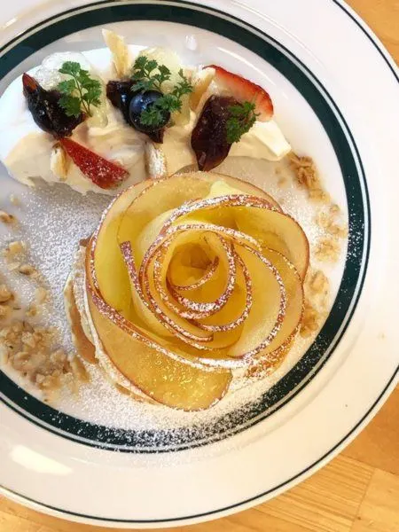 Apple pancake at Gram in Matsumoto.