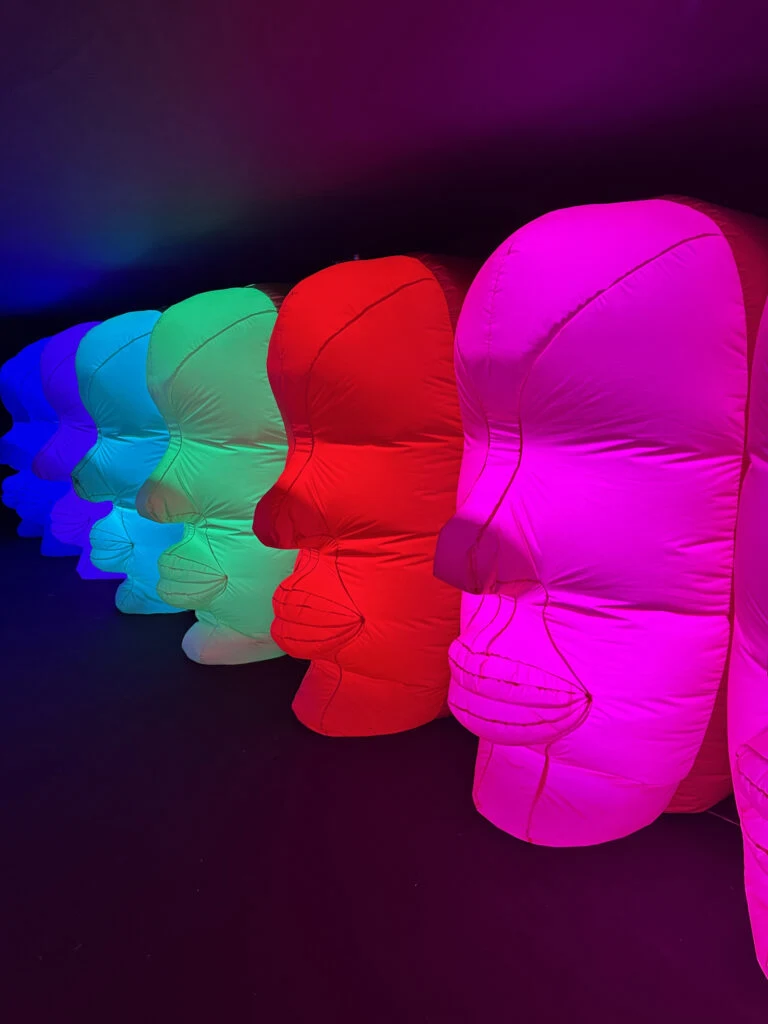 Huge face balloon hallway in Dusseldorf.