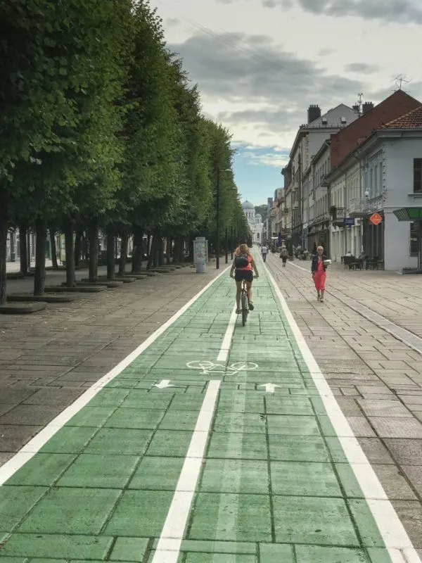 Kaunas Bike Routes like this one will take you right through Kaunas Old Town.