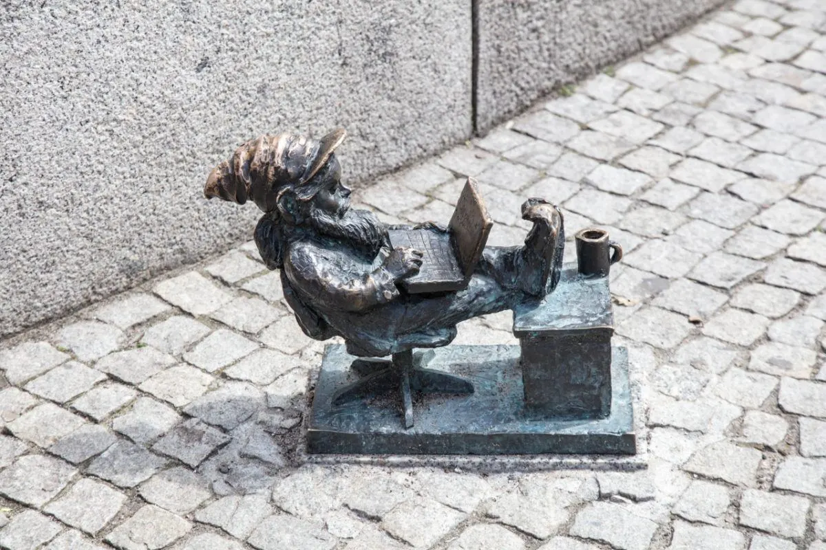 Digital Nomad Dwarf working in Wroclaw, Poland the best city in Europe for kids