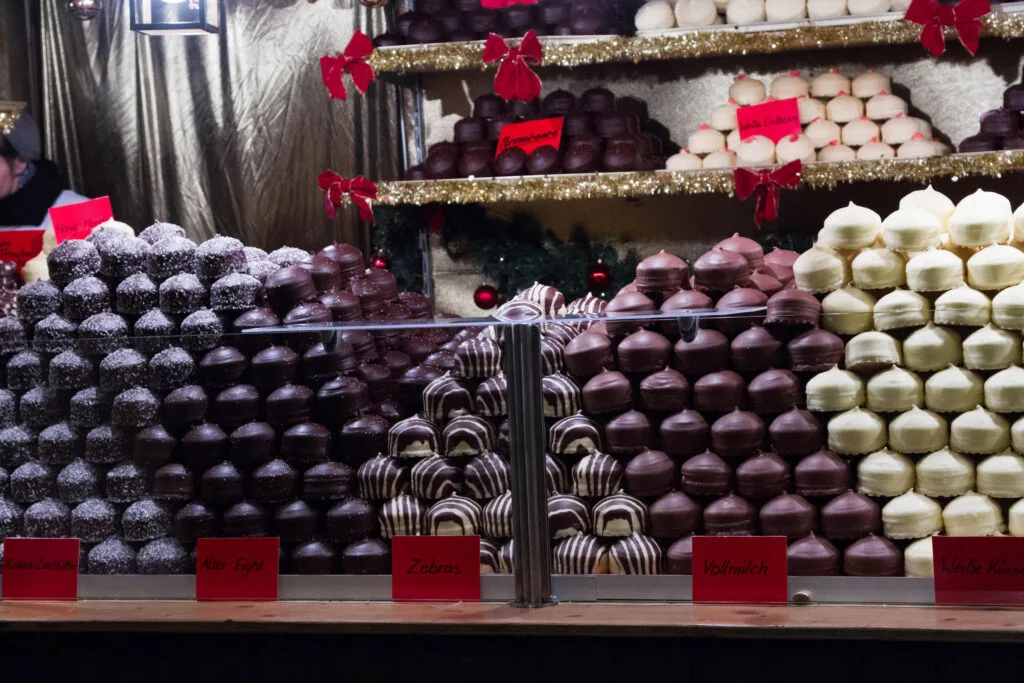 Schneeballen sold at the Rothenburg Christmas market.